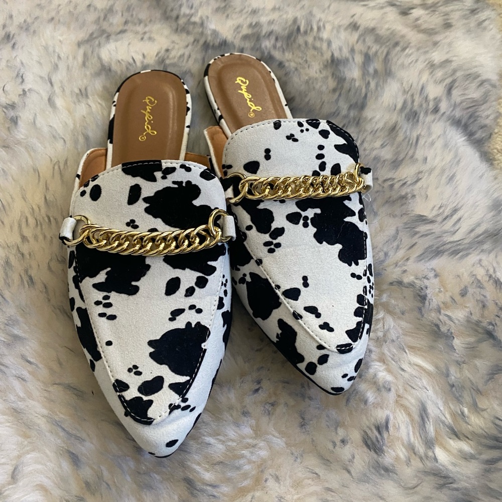 Quipid brand boutique Western mule slides